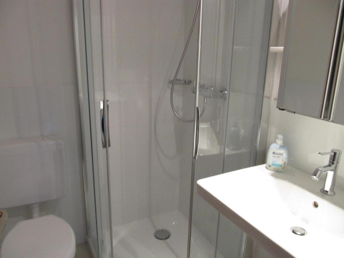 Lornsenhof App 6 *